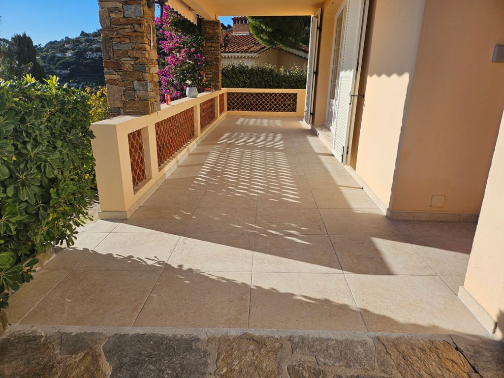 Rénovation carrelage de terrasse à Aiguebelle